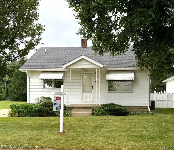 31 CLARENCE Street, Belleville, MI 48111