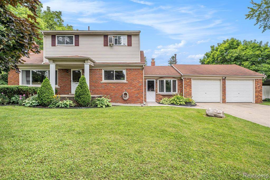 17245 PENROD Drive, Clinton Twp, MI 48035