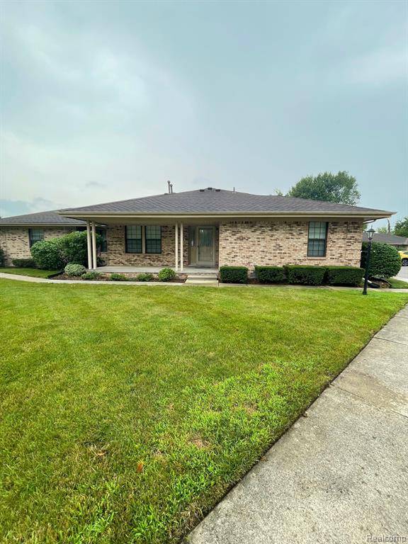 33536 MELDRUM Street, Chesterfield Twp, MI 48047