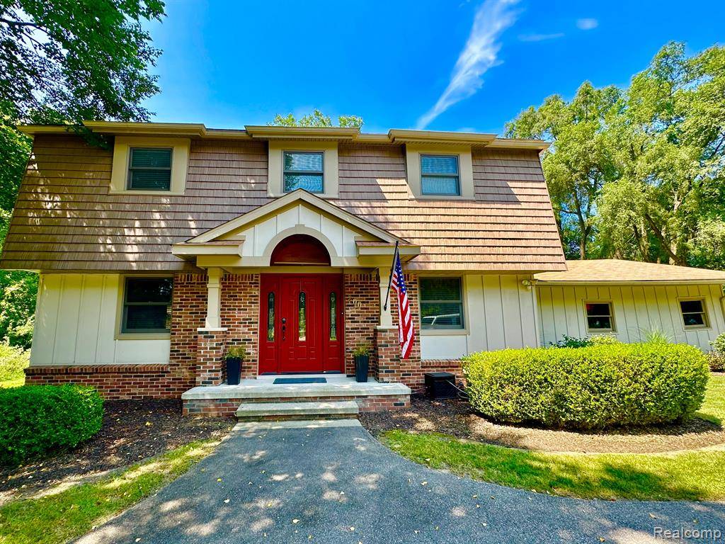 200 W MARYKNOLL Road, Rochester Hills, MI 48309