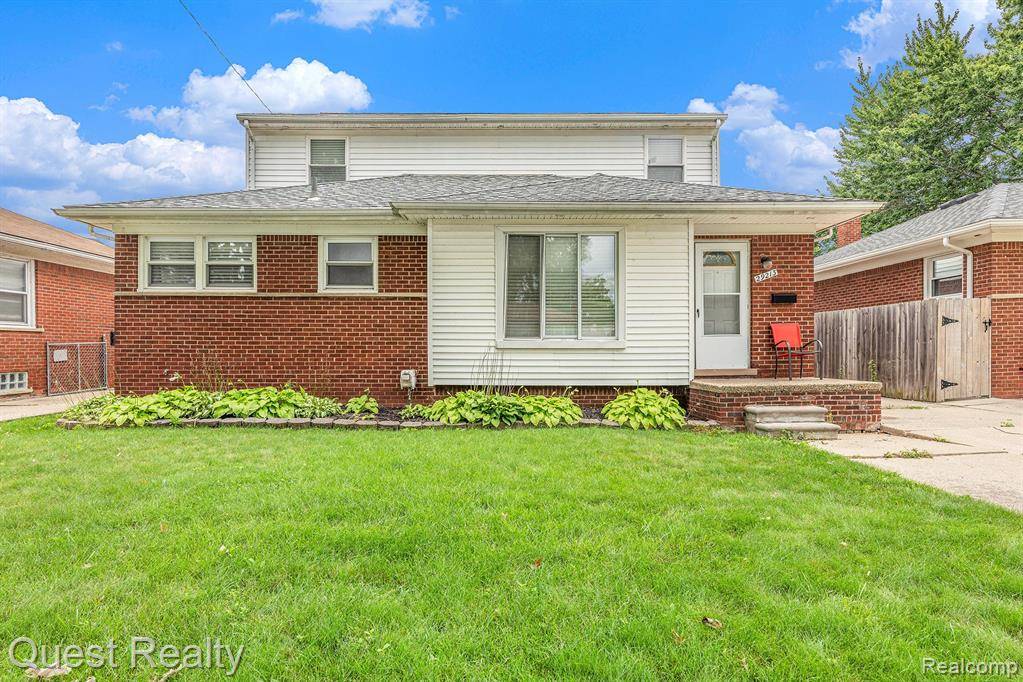 29213 Ursuline Street, St. Clair Shores, MI 48081