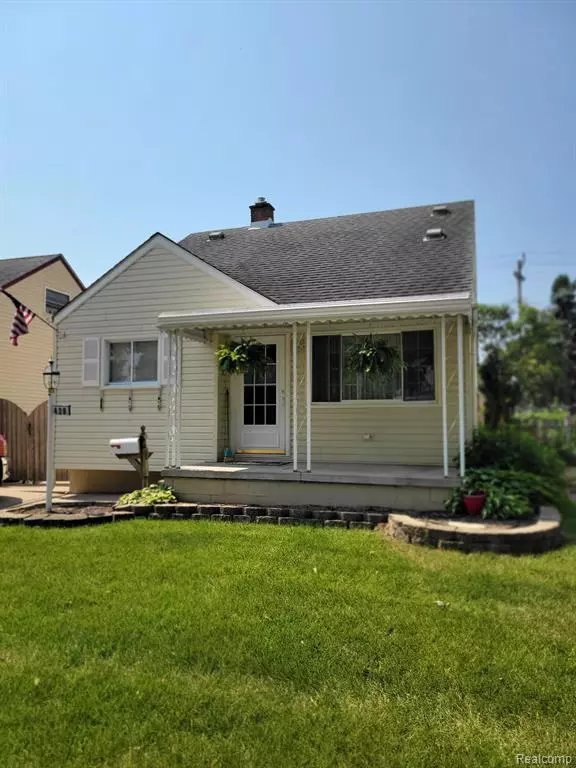 429 CLEVELAND Avenue,  Lincoln Park,  MI 48146