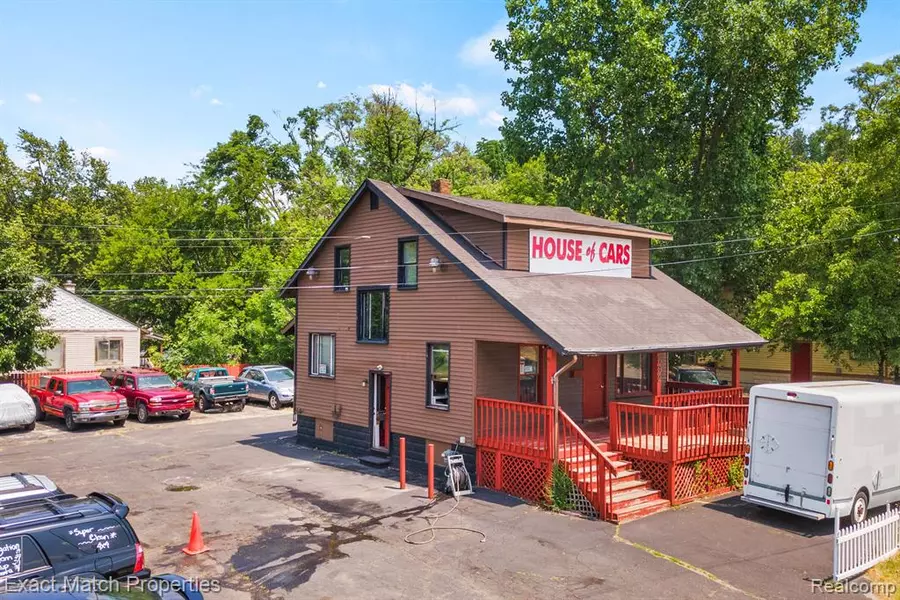 592 CESAR E CHAVEZ Avenue, Pontiac, MI 48342