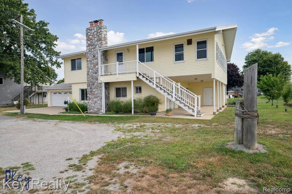 Estral Beach Vlg, MI 48166,6800 LAKESHORE Drive
