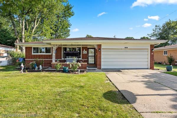 2818 GIRARD Drive,  Warren,  MI 48092