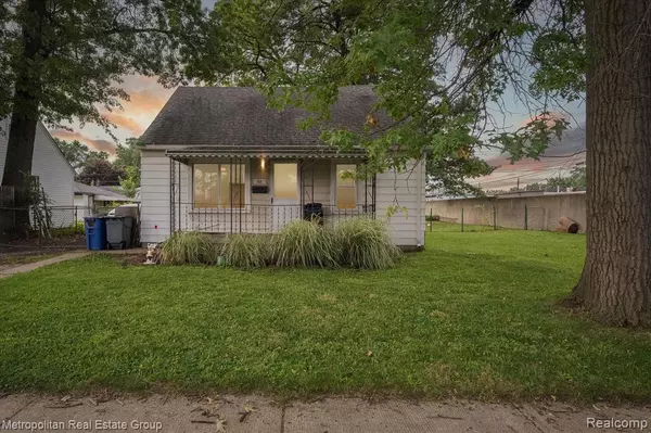 38 E BROCKTON Avenue,  Madison Heights,  MI 48071