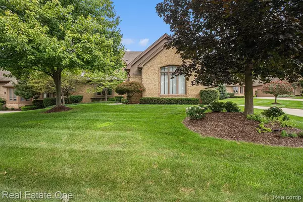 28797 HIDDEN Trail, Farmington Hills, MI 48331