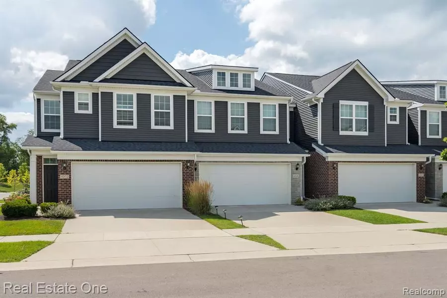 4896 BROOMFIELD Way, Lake Orion, MI 48359