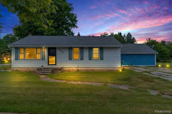Imlay City, MI 48444,660 S ALMONT Avenue