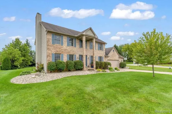 2172 PRAIRIE View, Grand Blanc, MI 48439