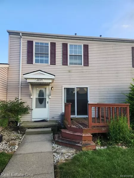 28315 RALEIGH CRESCENT Drive, Chesterfield Twp, MI 48051