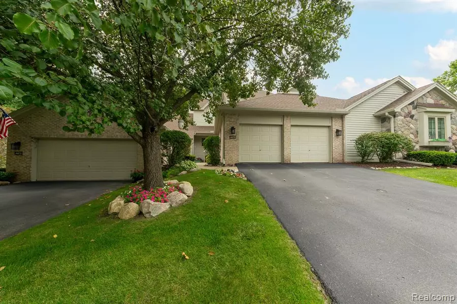 4475 Golf View  Drive, Genoa Twp, MI 48116