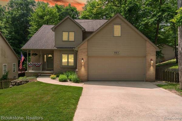 921 OLD HICKORY LANE Lane,  Lake Orion,  MI 48362