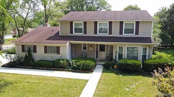 30115 WOODGATE Drive,  Southfield,  MI 48076