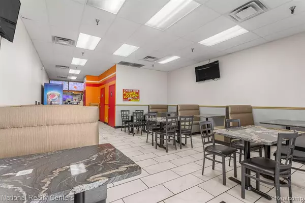 Southfield, MI 48076,29702 SOUTHFIELD Road SUITE F - JJ FISH AND CHI