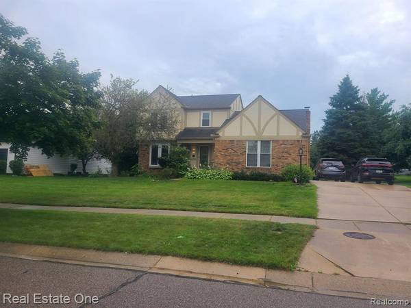 44831 HUNTINGTON Drive, Novi, MI 48375