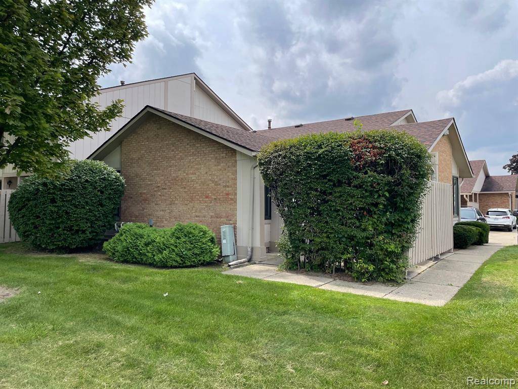 36030 Kingsland Court,  Clinton Twp,  MI 48035