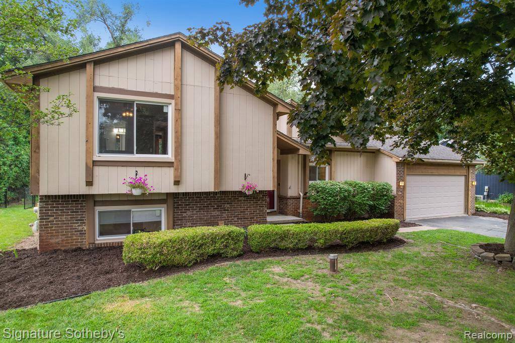 4343 KELSEY FARM Drive, Commerce Twp, MI 48390