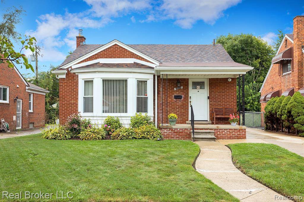 23575 SCOTIA Road, Oak Park, MI 48237