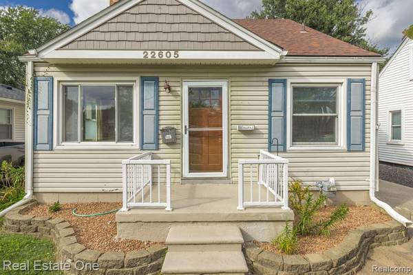 22605 DOWNING Street, St. Clair Shores, MI 48080