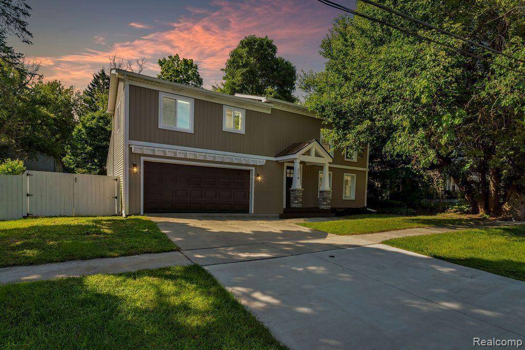 214 OAKLAND Street, Milford Vlg, MI 48381