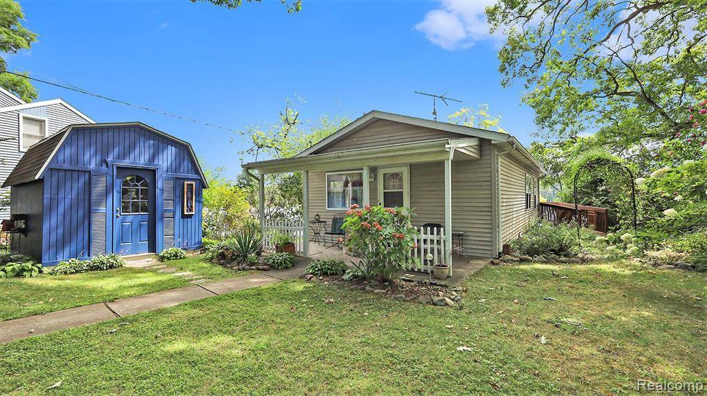 1167 BEACH Drive, Orion Twp, MI 48360