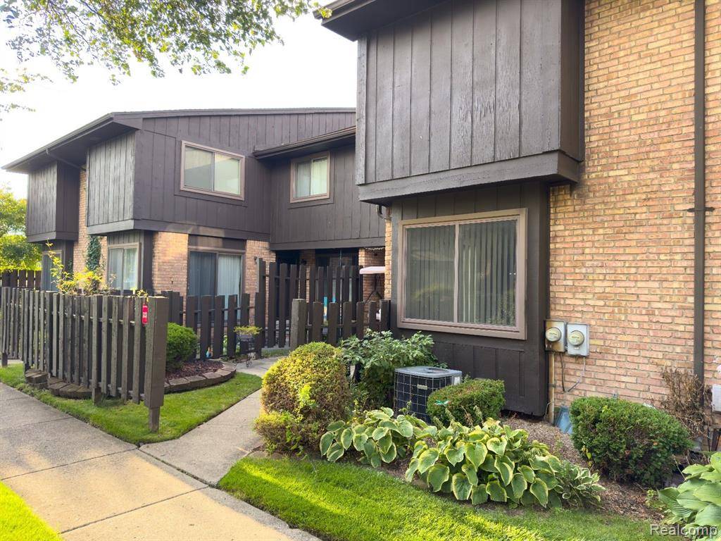 37333 CLUBHOUSE Drive 86, Sterling Heights, MI 48312