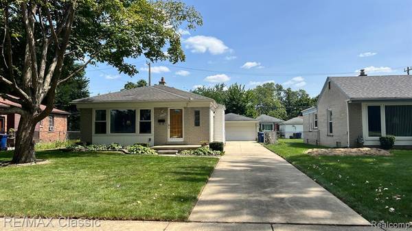 12916 Fenton,  Redford,  MI 48239