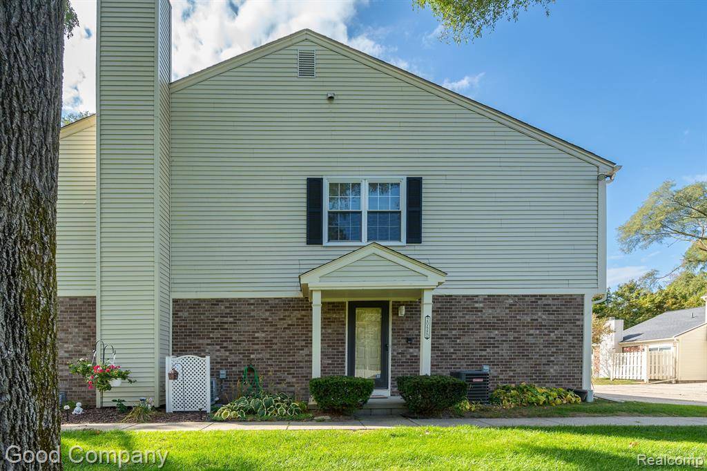 2068 Hidden Meadows Drive unit D, Walled Lake, MI 48390
