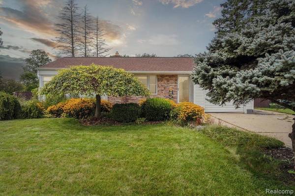 2137 COVERT Road,  Burton,  MI 48509