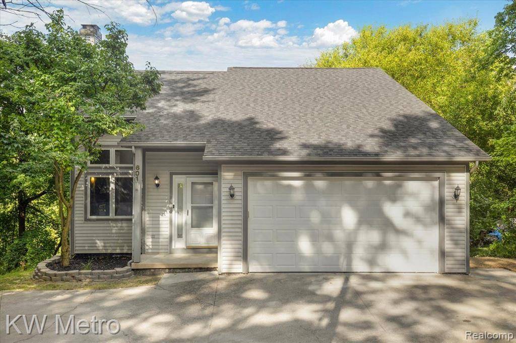 601 JOHNSON Drive, Orion Twp, MI 48362