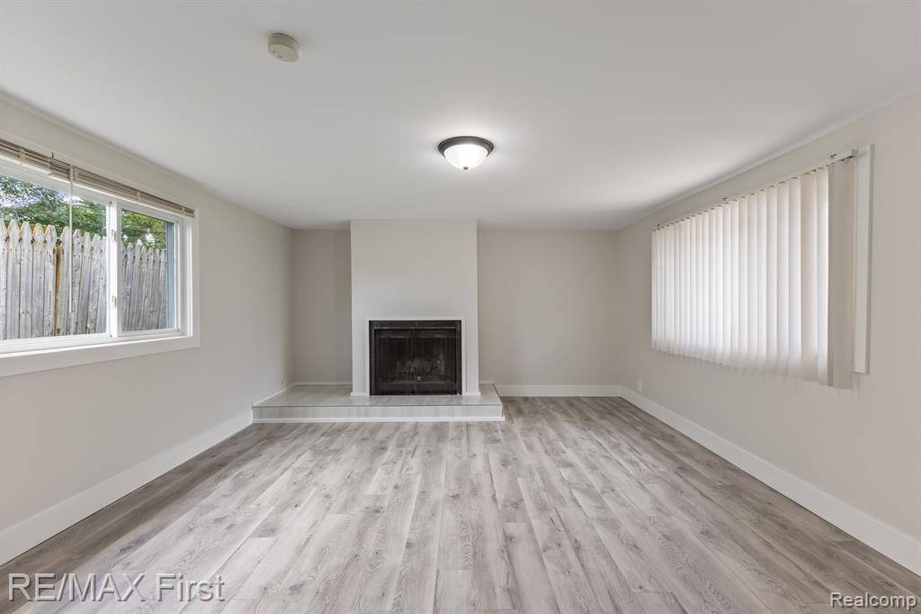 Eastpointe, MI 48021,23147 LAMBRECHT Avenue