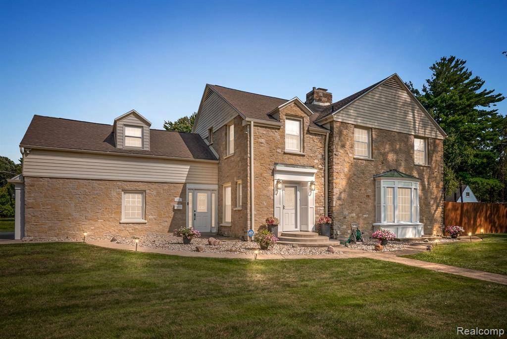 404 SUPERIOR Street, Saginaw, MI 48602