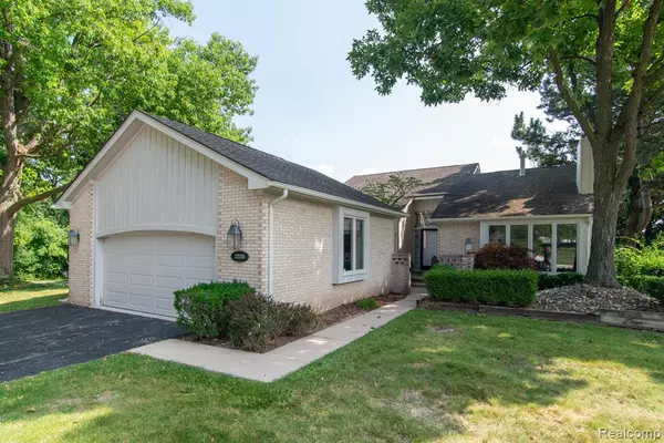 2288 CAMEO LAKE, Bloomfield Hills, MI 48302