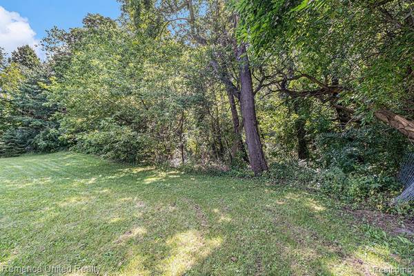 2096  HUNTER Road,  Brighton Twp,  MI 48114