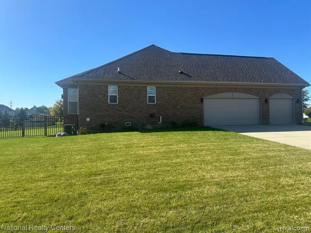 Brownstown Twp, MI 48134,27229 JESSICA Lane N
