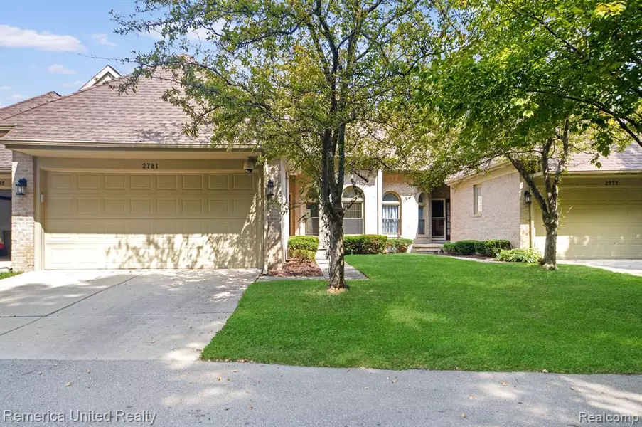 2781 HONEY SUCKLE Court, Wixom, MI 48393