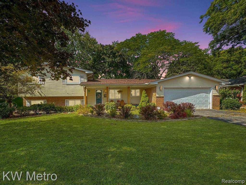 321 OKEMAH Road, Waterford Twp, MI 48328