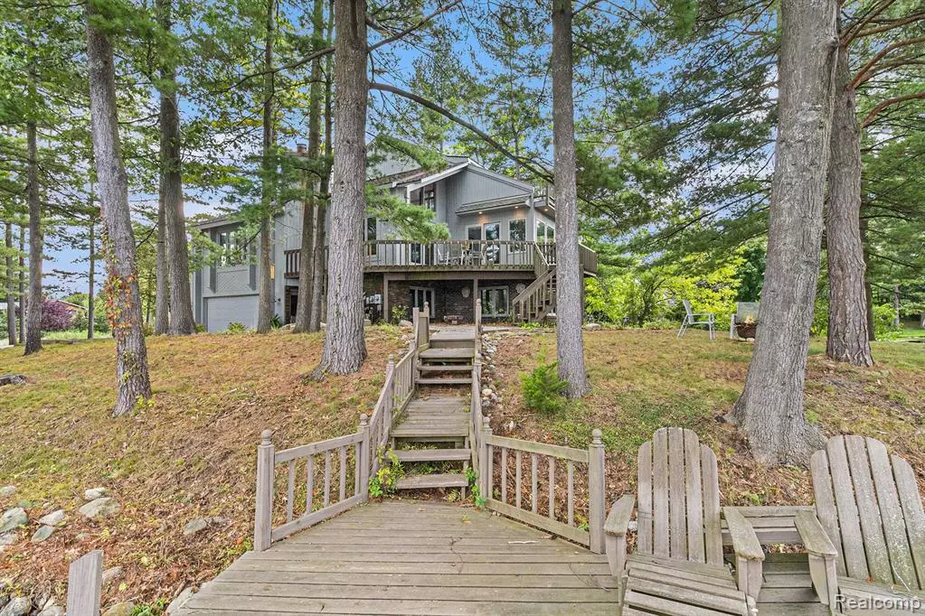 Lake Orion Vlg, MI 48362,1160 ABSEGUAMI Trail