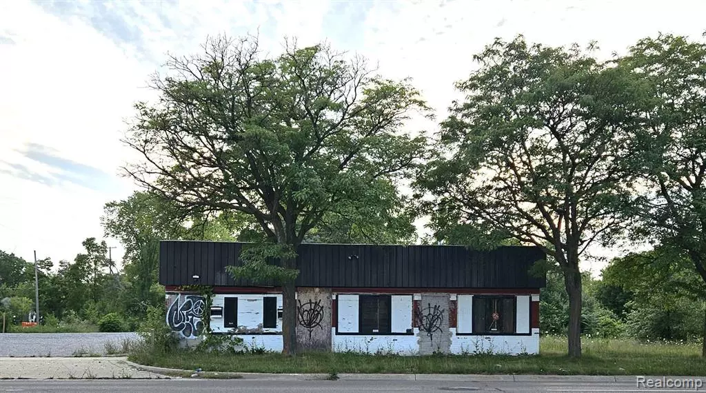 6307 N SAGINAW Street, Flint, MI 48505