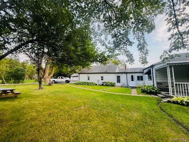 26197 PENNSYLVANIA Road, Brownstown Twp, MI 48174