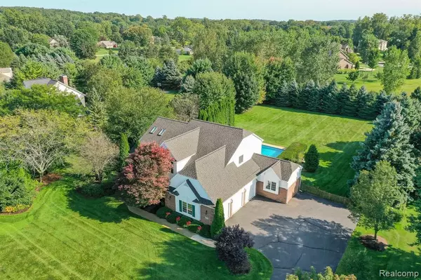 8435 Peaceful Valley, Springfield Twp, MI 48348