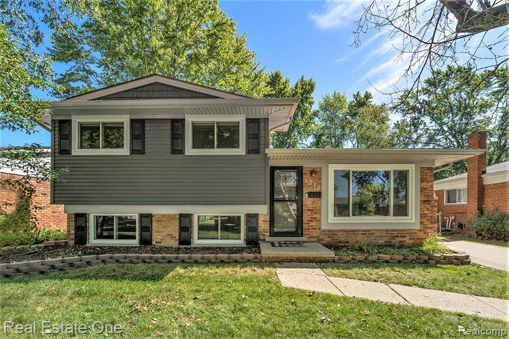 1210 KENILWORTH, Clawson, MI 48017