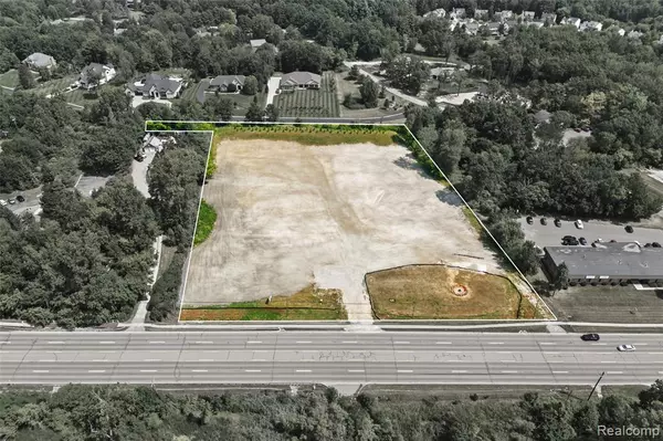 VL E Grand River, Genoa Twp, MI 48843