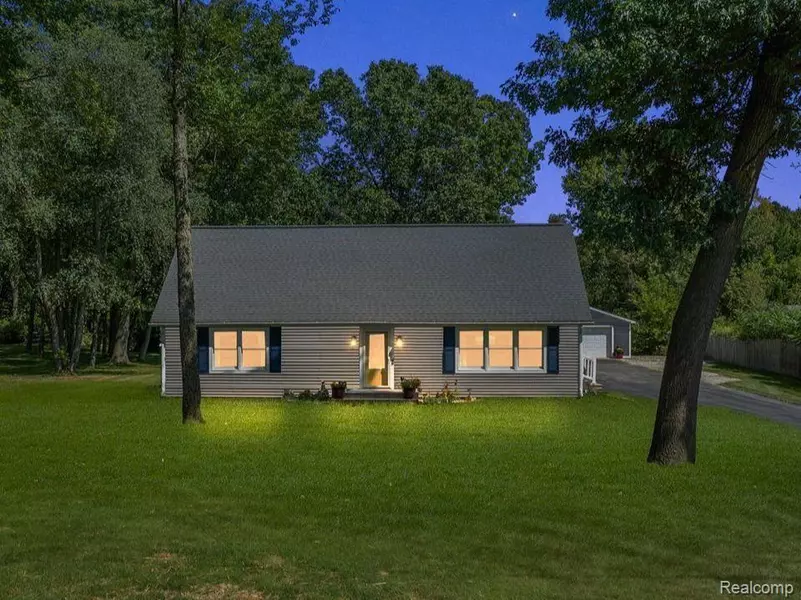 3324 W DRAHNER Road, Oxford, MI 48371