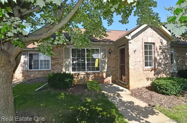 284 COUNTRYSIDE Court, Highland, MI 48357