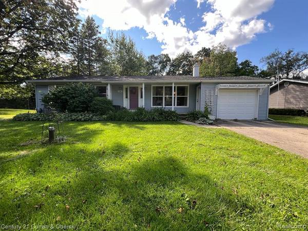 3386 HOPE LAKE Drive, Brighton, MI 48114