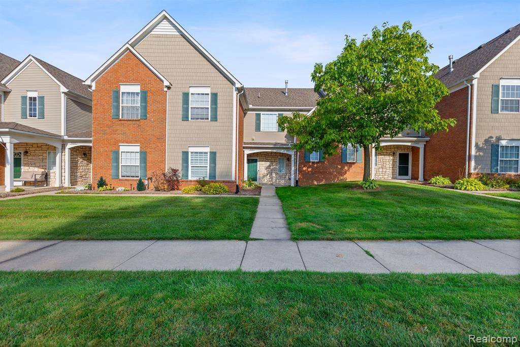 54617 MONARCH Drive, Shelby Twp, MI 48316
