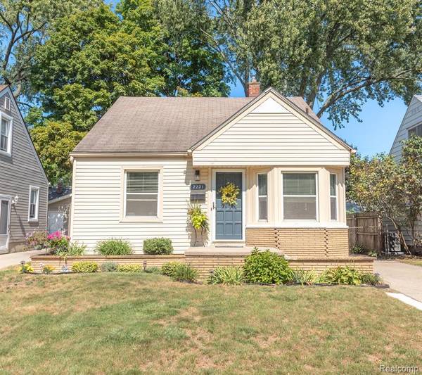 2221 HARWOOD Avenue,  Royal Oak,  MI 48067