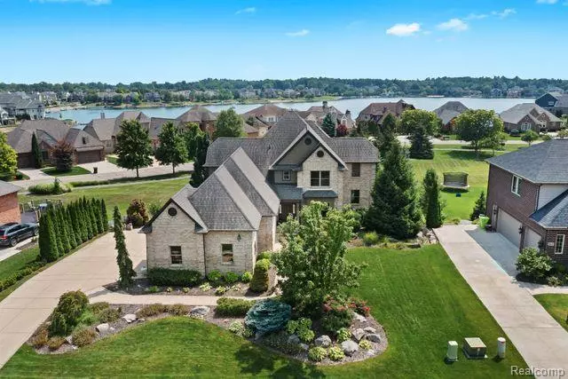 10511 STONEY POINT Drive, Green Oak Twp, MI 48178